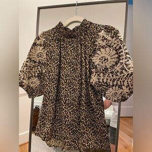 THML puff sleeve top size S